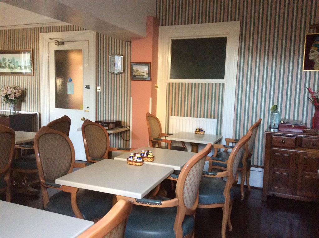 Chad Hill Hotel Сэнддаун Экстерьер фото